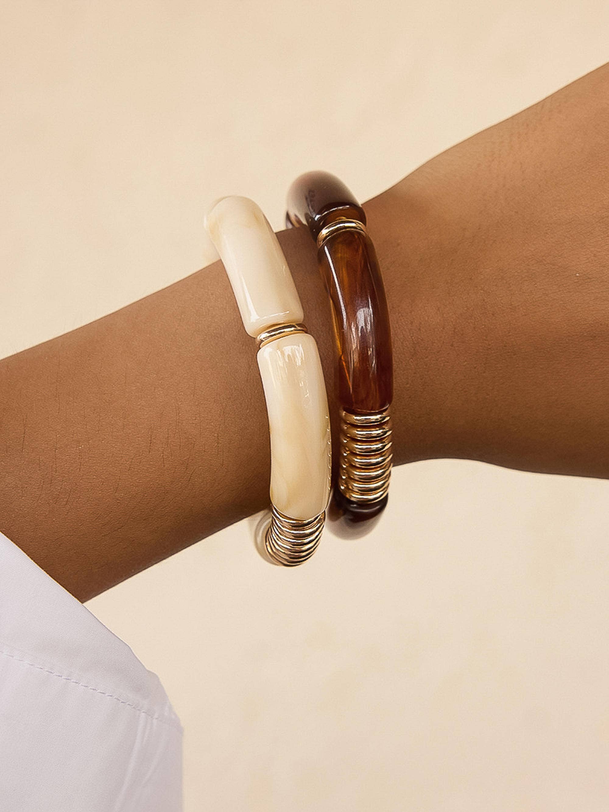 Cove 18K Gold Non-Tarnish Chunky Resin Bangle Set: Brown/Cream
