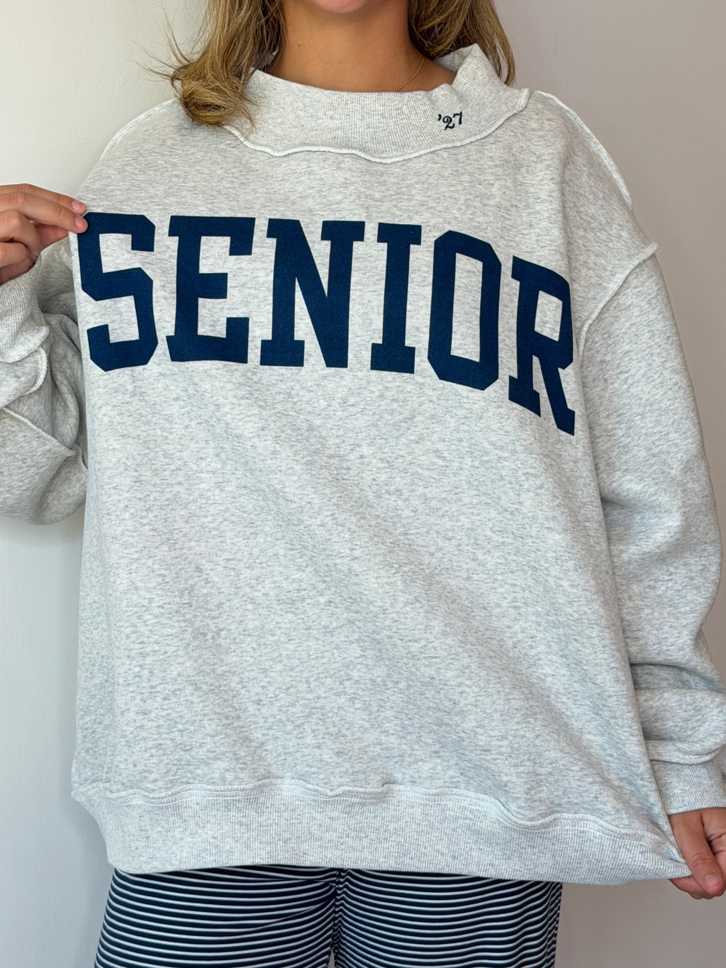 'SENIOR' Reversible Graphic '27 Embroidered Mockneck Pullover